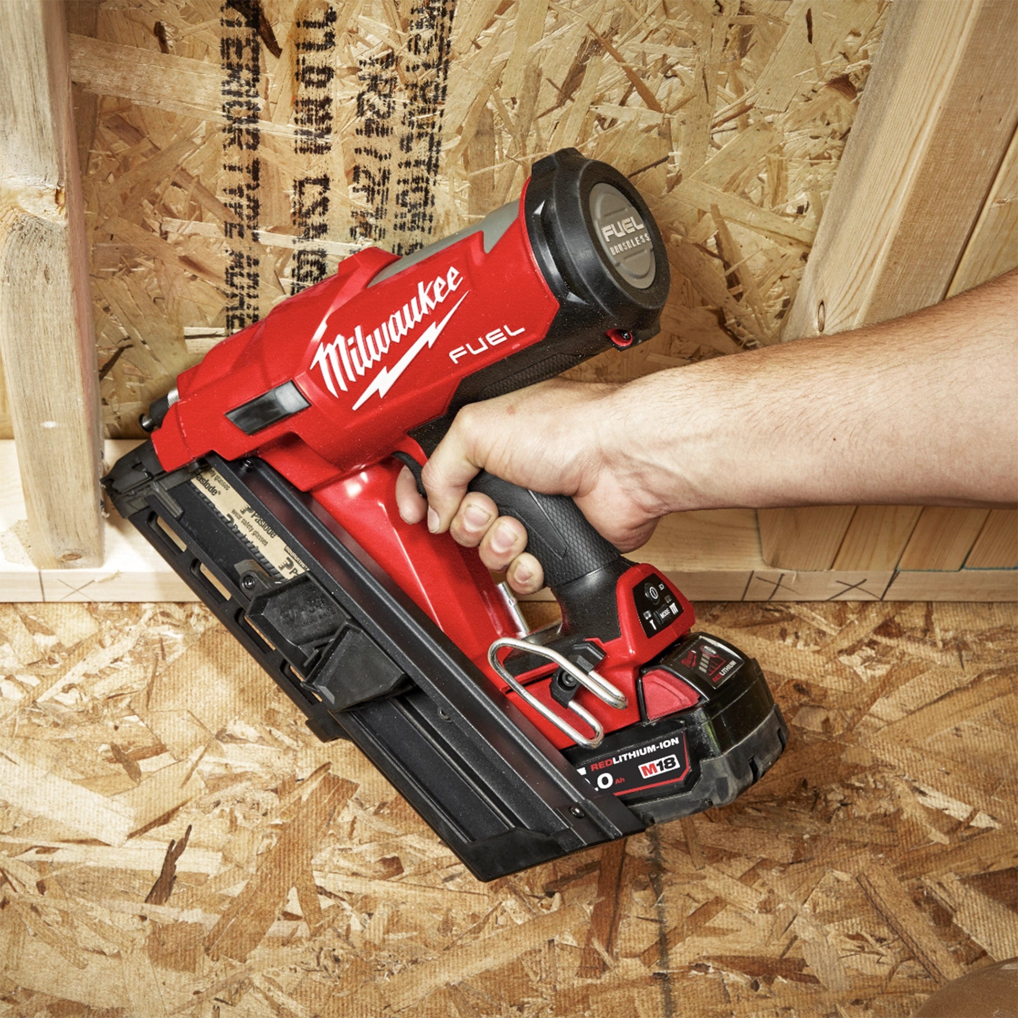 Chiodatrice Milwaukee M18 FFN-502C 18V 5Ah